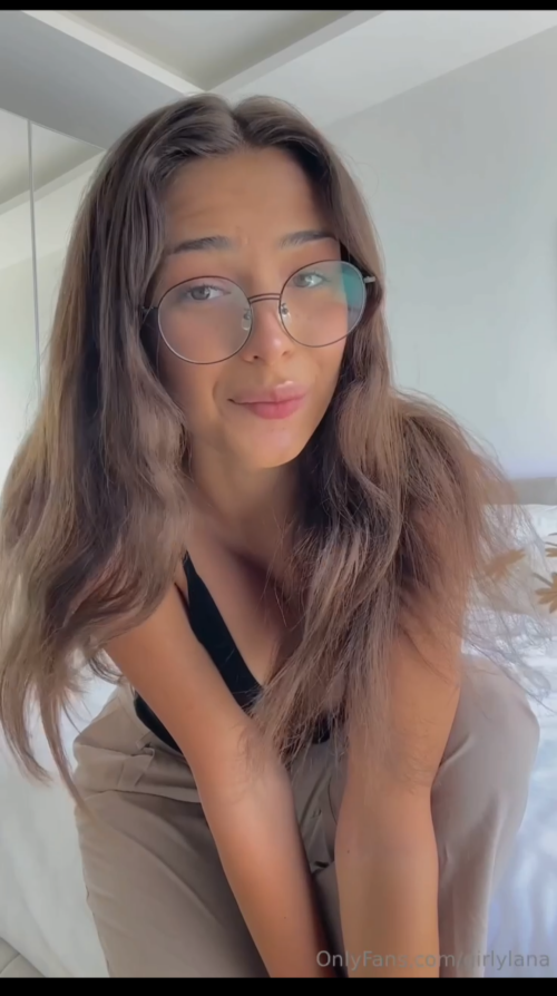 Girlylana Instagram girl